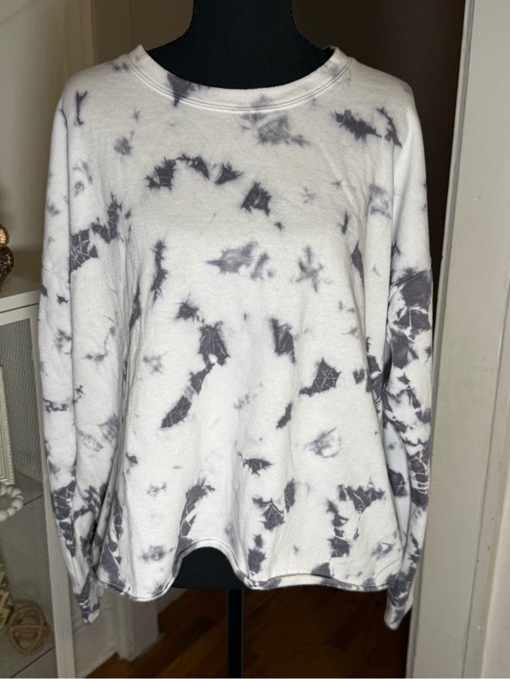 Tie-Dye Long Sleeve Pullover Top - White & Gray